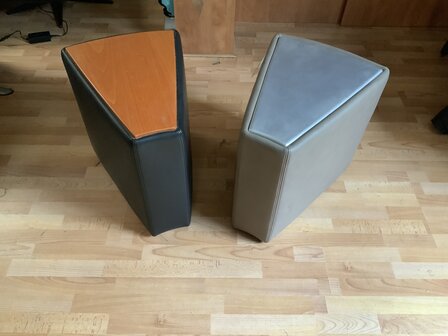 Cinima tafel voor naast de relaxfauteuil  voor uw drankje op te zetten .