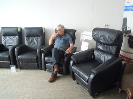 Foto,s relaxfauteuil outlet Center  Kerkstraat 35 A Nuland