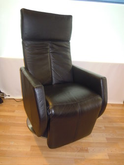 mooie relaxfauteuil met accu en draaivoet 1 motor  ( gebruikt)