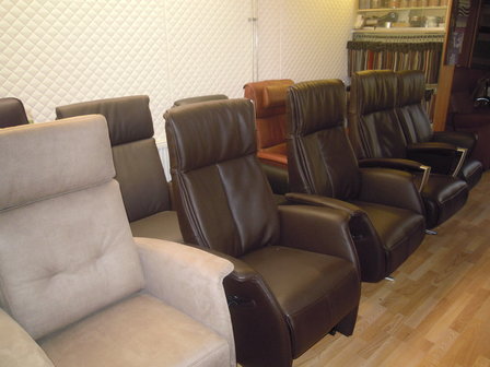 foto,s showroom  de niewste modellen Relaxfauteuils