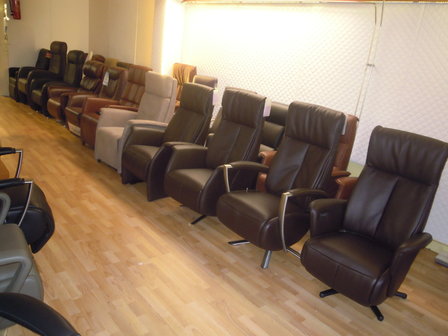 foto,s showroom  de niewste modellen Relaxfauteuils