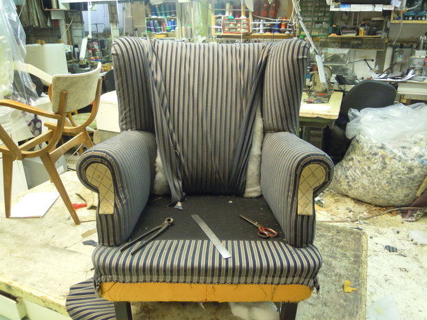 herstoffering fauteuil  voor klant in oss