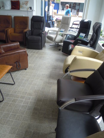 Foto,s relaxfauteuil outlet Center  Kerkstraat 35 A Nuland