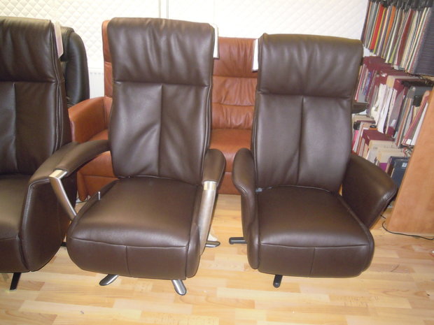 foto,s showroom  de niewste modellen Relaxfauteuils