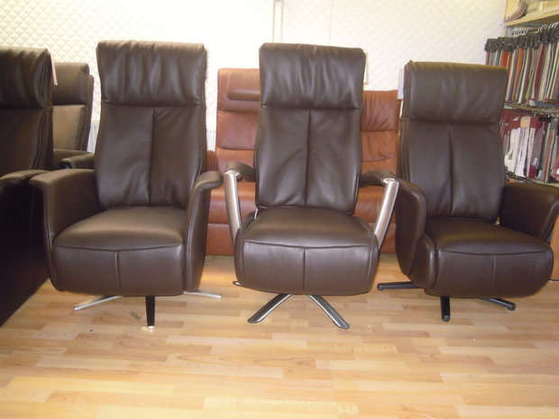 foto,s showroom  de niewste modellen Relaxfauteuils